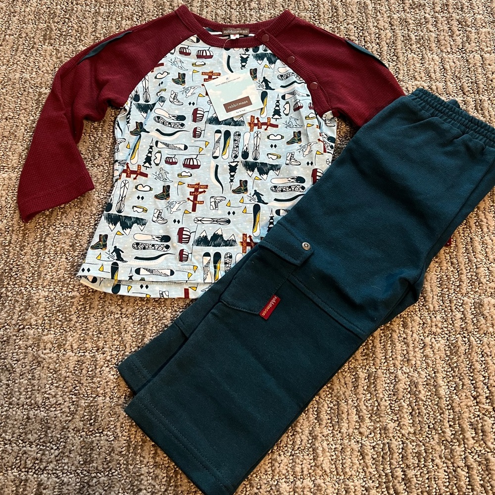 Rabbit Moon Snowboarding Outfit